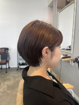 リノ 金山(Rino) デザインカラー/レイヤーカット/ウェットヘア/オリーブベージュ