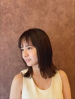 オンザベース(on the BASE) 外ハネミディアム/ナチュラルピンクブラウン/透明感カラー