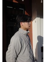 エディ(Edy)&nbsp;センターパートニュアンスパーマ韓国ヘアカルマヘア眉毛カット