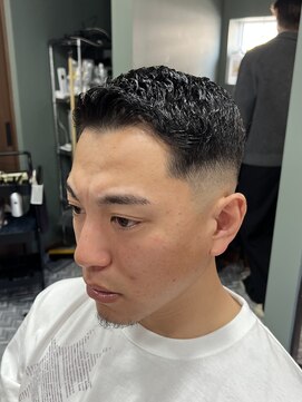 スタンドバーバー 柏(STAND BARBER) 刈り上げセンターパート/波巻きツイストスパイラル/柏/柏駅