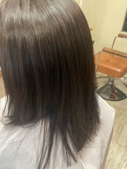 フォーム(FourM)の写真/ダメージを最小限に抑えながら、白髪を自然にカバー◎透明感が溢れるツヤ髪もお任せください♪
