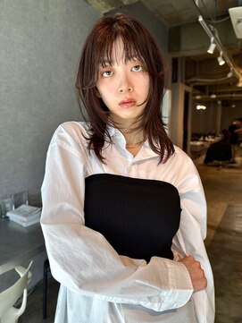 イトシテ ハッシュレイヤーカット×くすみベージュブラウン　【鎌田隆雅】