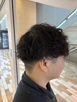 ケンジ 平塚 アネッタ(KENJE annetta)&nbsp;刈り上げマッシュ　なみまきパーマ