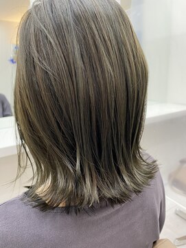 カットハウス ニューヨーク(CUT HOUSE NEW YORK) 外ハネスタイル