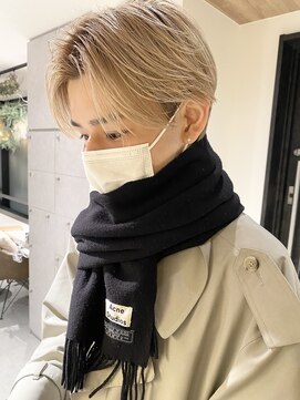 ディッセンバー 神宮前(December) ブロンドベージュ　センターパート