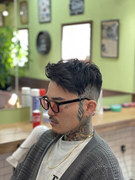 ワイズヘアースタジオ(y'z hair studio) 外国人風フェードスタイル