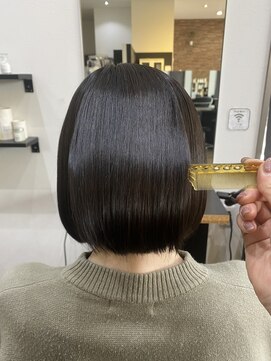 ヨンセンチメートル 野々市店(4ｃｍ) 艶感ボブ