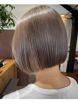 リーファ(reefur) 小顔似合わせ切りっぱなしボブベージュカラー