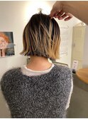 根元が伸びても気にならないコントラストルーツカラー