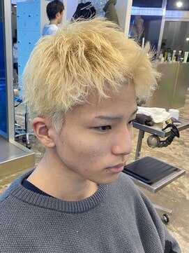 アンサー 千葉中央(UNSER prod by THE DAY) 金髪スパイキーショート