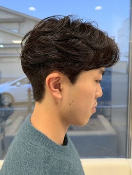 アントバイフィフス 秋田(unt by fifth) 秋田メンズパーマ波巻きパーマツイストパーマフェザーパーマ眉毛