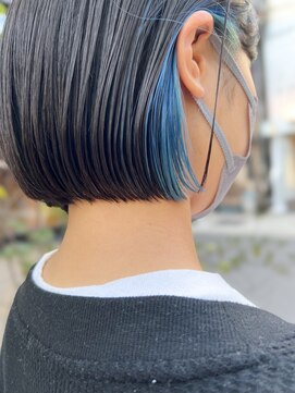デコラ DECOR ブルーインナーカラー×切りっぱなしボブ