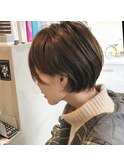 横顔美人ハンサムショート