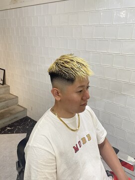 メリケンバーバーショップ フクオカ(MERICAN BARBERSHOP FUK) かき上げヘアショートレイアーくせ毛風パーマコンマヘア499
