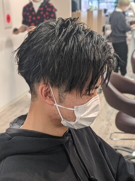 コワファーストナガサキシャンプーボーイ(COIFF1RST NAGASAKI SHAMPOO BOY) 前下がりマッシュ×カキ上げアップバング