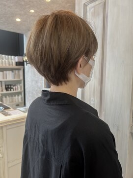 キャアリー(Caary) 福山市美容室Caary人気 冬ショートヘアミルクティーベージュ