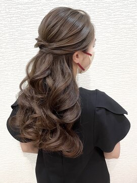 アメリ(AMELIE) きれいめハーフアップ