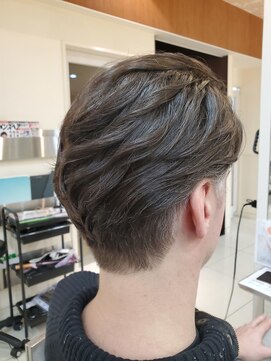 レイフィールド 滝の水店 ツーブロック刈り上げショート