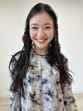 ラパンセヴェール(LA PENSEE VERT) 【LA PENSEE カホ】ロングヘアアレンジ