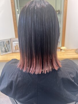 エス(es.) 毛先カラーボブ