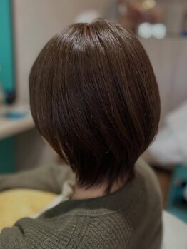 ヘアーコントレイル(Hair Contrail)の写真/白髪染めが原因で更に白髪は増えます。【Hair Contrail】では原因物質を除去しながら安心して染められます*