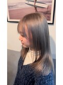 馴染むハイトーン優しい寒色シルバーグレージュ