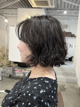 アオゾラヘアーカミノウラ(AOZORA HAIR kaminoura) ボブパーマ 顔周りレイヤー ゆるふわパーマ スタイリング簡単