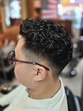 ツーブロック×アイロンパーマ