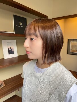 イニ(ini) 伊達　柔らかブラウンベージュボブ◎