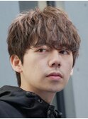 原宿メンズパーマスパイラルパーマセンターパートガイルヘア20代