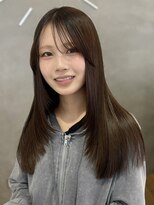 アトロ(Atoro)&nbsp;艶髪にレイヤーカットをプラスでおしゃれ感☆