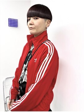 イラカ(elaka) ボルドー×ブラウン×刈り上げショート×マッシュショート