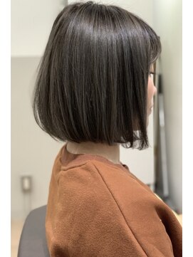 オウル(Owll) ☆DISHEL ☆大人かわいいミニマムボブ前下がりイルミナカラー