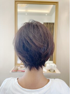 リュドール 名駅(Rue D'or) 首ラインがきれいに見えるショートスタイル