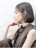 乾かしただけでまとまる ワンレンボブ 大人ナチュラルグレージュ
