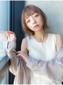  20代30代大人可愛いグレージュカラー斜めバングショートボブ