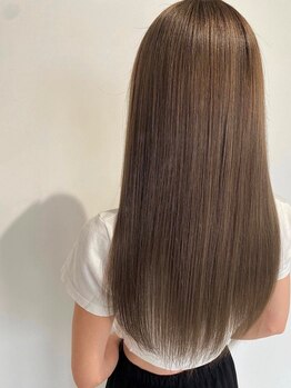 ジェルーナ(JELUNA)の写真/真っ直ぐだけの縮毛矯正は卒業!!低ダメージ×自然なふんわり感も叶う◇憧れのサラサラストレートヘアに♪