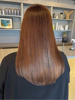 プールサイド(poolside)の写真/第一印象を左右するカラーやヘアデザインも独自の厳選トリートメントで健康的な髪質へと引き立たせます＊