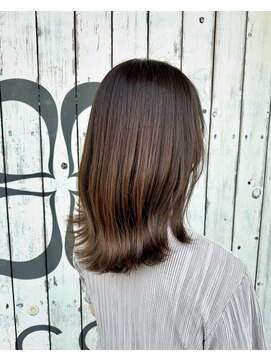 アコレ ミリュー 南草津店(ACCOLE milieu) オリーブブラウン/20代