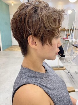 ロミー 本厚木(ROMMY.) 20代～50代☆刈り上げショート◎マッシュブリーチベージュ◎