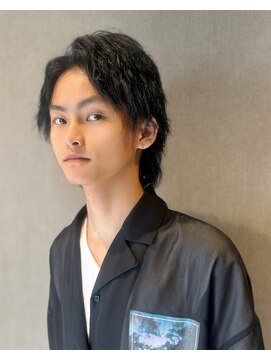 リア(Li'a) スパイラルパーマ＋ブルーブラック＋ウルフ