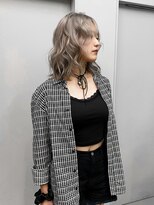 ヴァーディ オモテサンドウ(Vardy omotesando) silver/ハイトーンボブ ホワイトシルバー 表参道ブリーチ