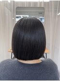 ぱつっとボブ×透明感カラー