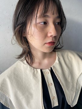 イコ(iko) ショートバング。結べるボブ。外ハネ。インナーカラー。