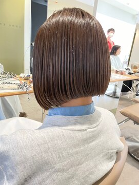 エミィ(emme) 【emme×高橋】前下がりミディ