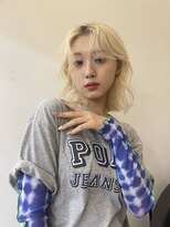 バズ(BUZZ) ブロンド/顔まわりレイヤー