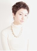 女性らしさをプラスしたベリーショートヘアー