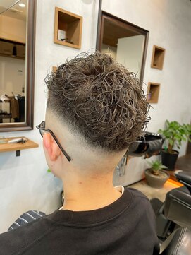メンズヘアーモネ(men's hair MONE) スキンフェード濡れパーマ