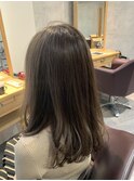 透明感ベージュ