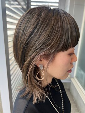 ネウィ 秋田(newi) マロンブラウン×くびれミディアム